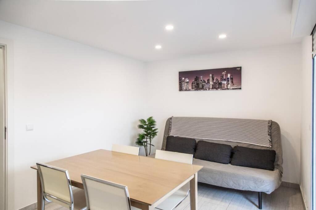 פארו Remodeled Apartment In The City Center. מראה חיצוני תמונה