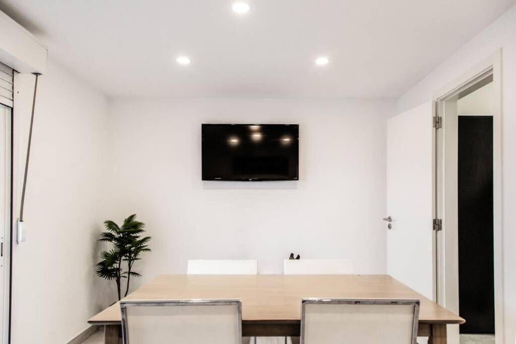 פארו Remodeled Apartment In The City Center. מראה חיצוני תמונה
