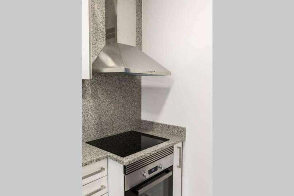 פארו Remodeled Apartment In The City Center. מראה חיצוני תמונה