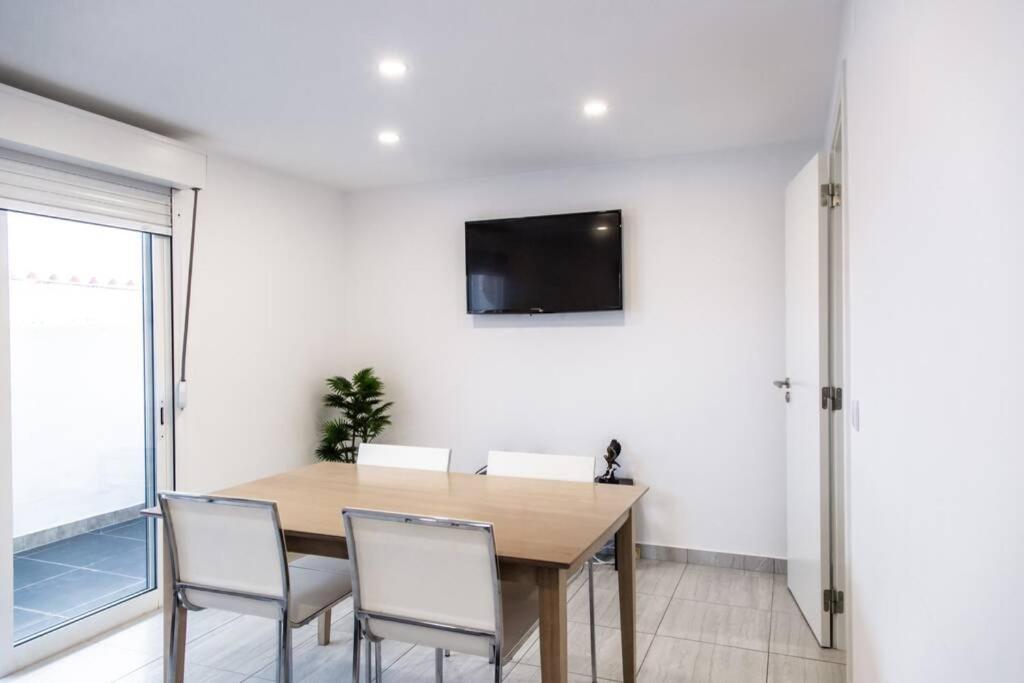 פארו Remodeled Apartment In The City Center. מראה חיצוני תמונה